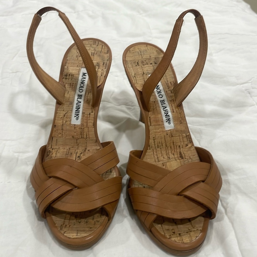 Manolo Blahnik slingback sandal. Very cute slingback . Anti slip bottom sol